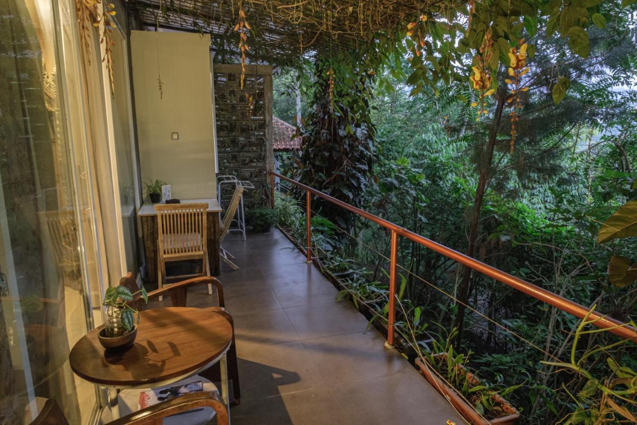 Ruth'S Bed & Breakfast Lembang Exterior foto